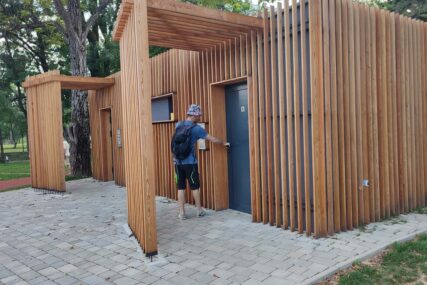 Građani, strpite se: Javni toalet u parku "Mladen Stojanović" biće popravljen do kraja NAREDNE SEDMICE