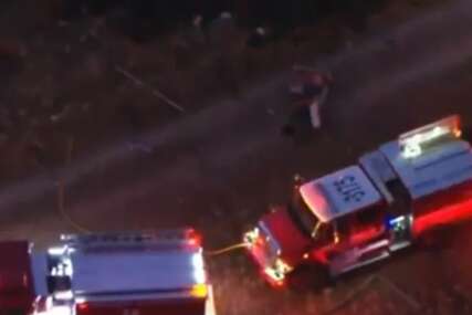 Život izgubile tri osobe: Helikopteri se sudarili dok su gasili požar (VIDEO)