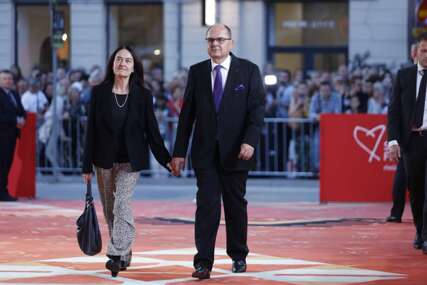 Kristijan Šmit sa suprugom na crvenom tepihu Sarajevo Film Festivala