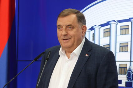 "Možda je konobarica iz kafane u kojoj često odsjeda nešto dojavila" Dodik komentarisao Helezovu izjavu da on planira bijeg iz BiH