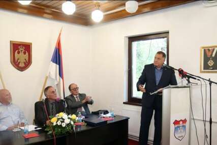 Milorad Dodik na sastanku Asocijacije Stvaraoci Republike Srpske"