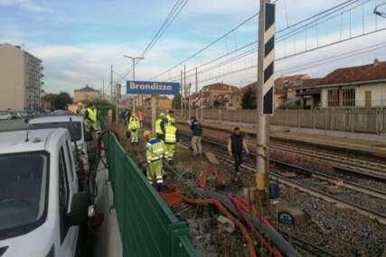 TRAGEDIJA U ITALIJI Voz naletio na 5 radnika dok su popravljali prugu, poginuli na licu mjesta