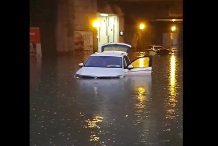 Obilne kiše uzrokovale poplave u Njemačkoj: Nabujale vode su potopile podrume, podzemne garaže i brojne ulice (VIDEO)