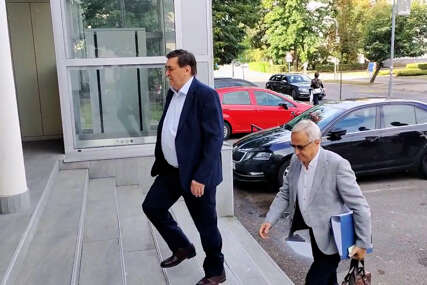 "Ljudi su tokom evakuacije sjedili na balkonu i PILI KAFU" Nastavljeno suđenje Obrenu Petroviću i Milku Vidakoviću zbog KATASTROFALNIH POPLAVA u Doboju