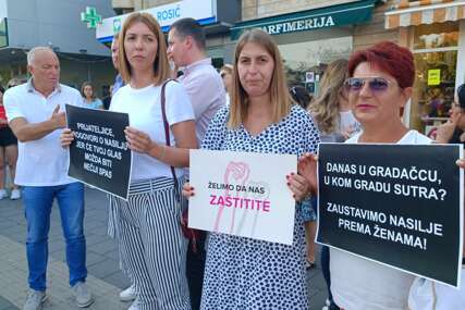 "Stop femicidu, nećemo direktni prenos ubistava" I u Bijeljini održan protest protiv nasilja nad ženama (FOTO)