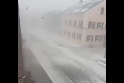 Nevrijeme u Njemačkoj: Trideset ljudi povrijeđeno, ulice poplavljene, velika materijalna šteta u više okruga (VIDEO, FOTO)