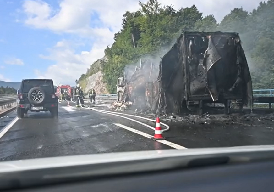 Zapalio se kamion na auto-putu u Hrvatskoj