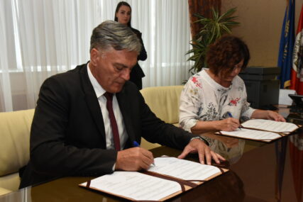 Siniša Karan i Senka Jujić potpisali dva sporazuma