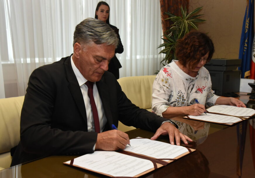 Siniša Karan i Senka Jujić potpisali dva sporazuma