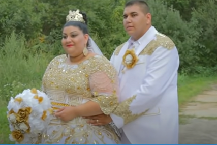 RASKOŠ I BOGATSTVO Čuvena gastarbajterska svadba u Beču, mladu "obukli" u evre (VIDEO)