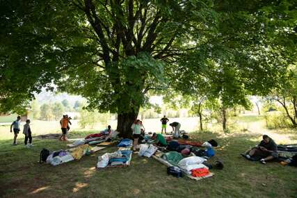Čak 12 učesnika leži više od 120 sati: U Crnoj Gori oboren rekord na takmičenju u ležanju (FOTO)