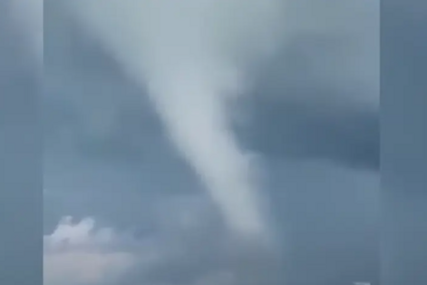TORNADO POGODIO SLOVENIJU Zabilježen najjači udar vjetra, letjeli krovovi (VIDEO)