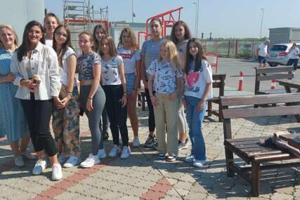 Đaci iz Vlasenice predstavljaju Srpsku: U Srbiji se održava međunarodni omladinski kamp