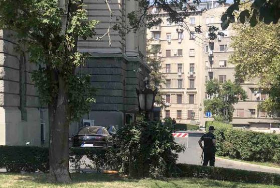 Policija ispred Narodne skupštine Srbije nakon nesreće