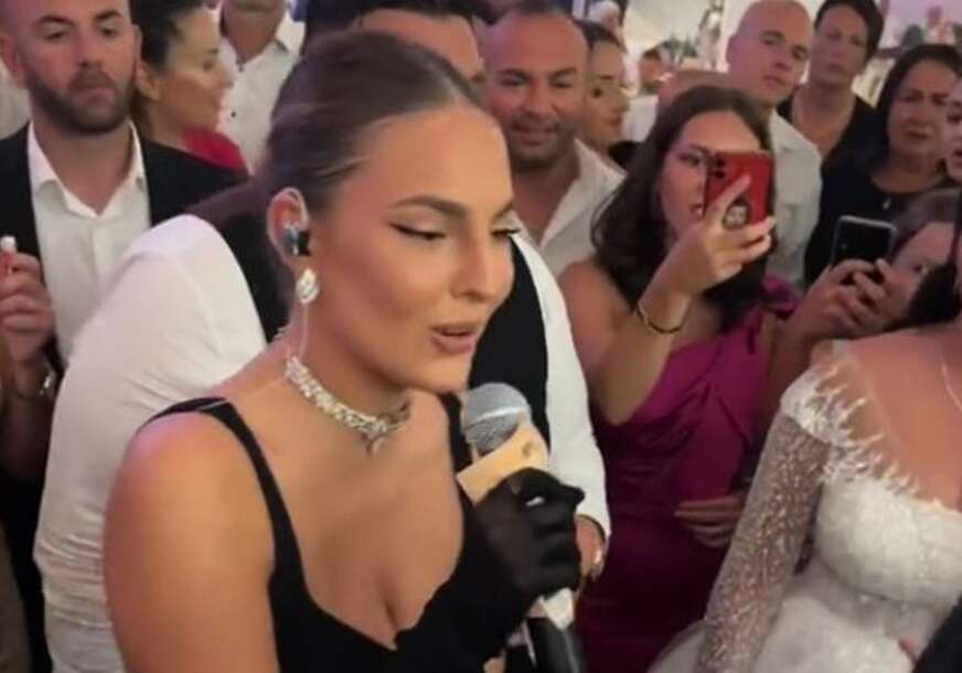 Džejla Ramović pjeva na svadbi