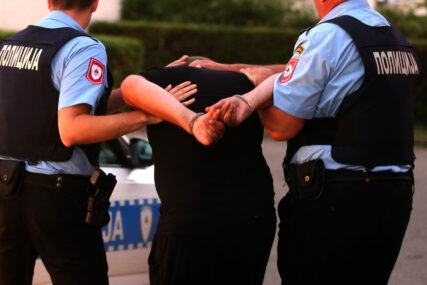 Dobojska policija imala pune ruke posla: Uhapšeno više osoba, oduzeta marihuana, spid i ekstazi (FOTO)