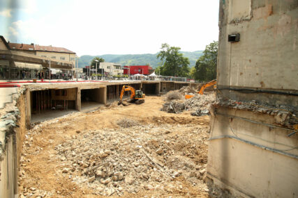 Završeno rušenje hotela "Palas" "Uskoro nas očekuje početak radova na izgradnji najluksuznijeg i najvišeg objekta" (FOTO)