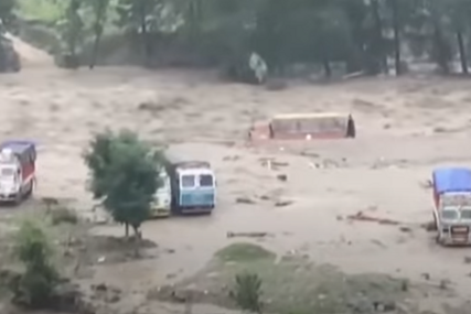 Nevrijeme nanijelo ogromnu štetu: U sezoni monsuna u Indiji život izgubilo 240 osoba