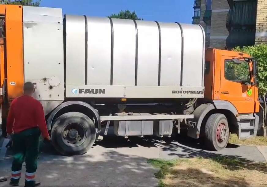 Kamion za odvoz smeća