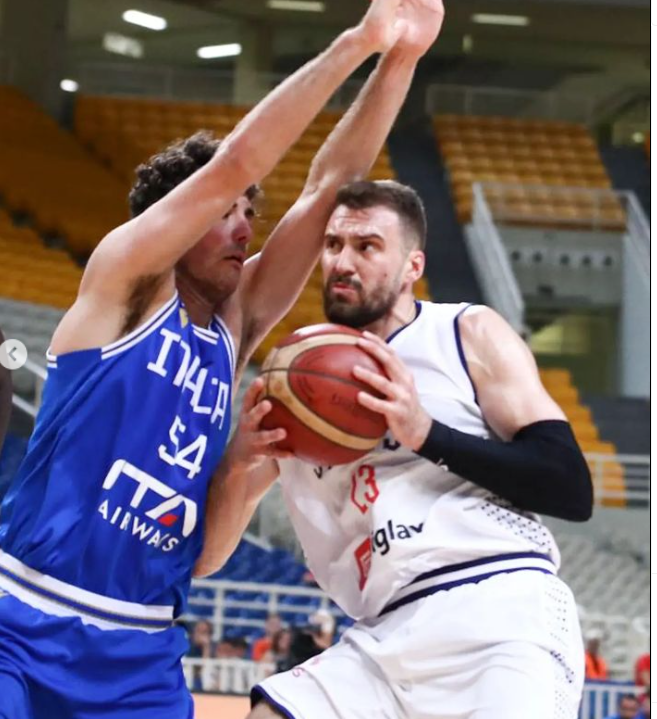 Gudurić napada na koš