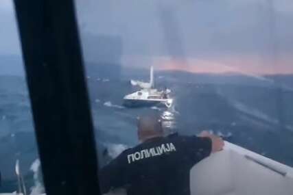 Drama na Ohridskom jezeru: Vlasnik jedrilice izgubio kontrolu nad brodom, intervenisala policija (VIDEO)