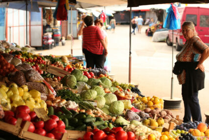 Isplati li se praviti zimnicu: Cijena povrća određuje broj tegli (FOTO)