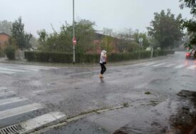 SPARNO I NESTABILNO VRIJEME Meteorolozi za sutra najavljuju lokalne pljuskove uz pojavu GRADA