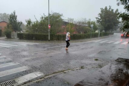 SPARNO I NESTABILNO VRIJEME Meteorolozi za sutra najavljuju lokalne pljuskove uz pojavu GRADA