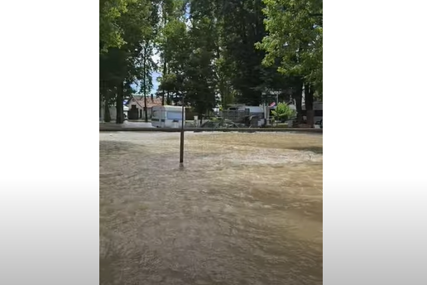 Dramatično stanje u Hrvatskoj: Vodostaj rijeke stalno raste, građani strahuju od novih poplava (VIDEO)