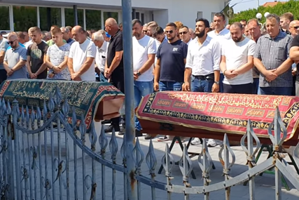 Stotine ljudi došlo da odaju počast Đengizu i Denisu: Sahrana žrtava hladnokrvnog ubice Nermina Sulejmanovića (VIDEO)