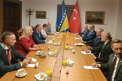 Dodik i Cvijanovićeva se sastali sa Erdoganom: Predsjednik Turske obećao dolazak u Banjaluku (FOTO)