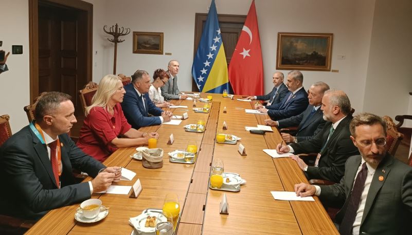 Sastanak Dodika i Cvijanovićeve sa Erdoganom