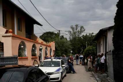 OTIŠLI U SMRT ZAJEDNO Potresne scene ispred kuće gdje su pronađena tijela supružnika (FOTO)