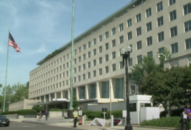 Stejt department najavio: Amerika ponovo obustavila izdavanje viza