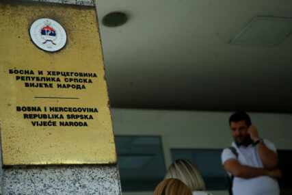 Glasala samo 4 delegata: Pao veto Bošnjaka na Izborni zakon Republike Srpske