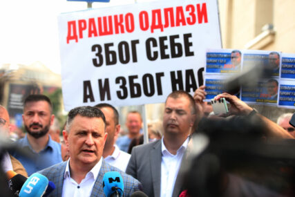 Vlado Đajić na protestu protiv Stanivukovića
