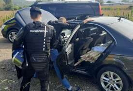 Spriječen obračun Vojvoda i Manijaka: Policija u Doboju zaplijenila 49 palica (FOTO)