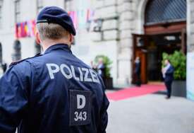 Hašiš bacio u grmlje: Kod državljanina BiH (21) u Austriji policija pronašla drogu