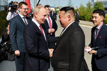 Kim Džong-Un i Vladimir Putin