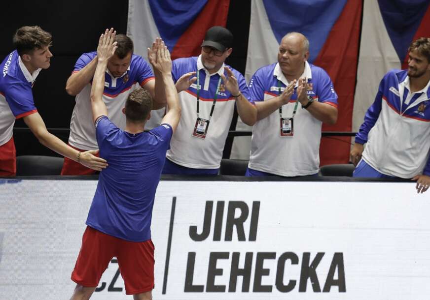 IZNENAĐENJE U VALENSIJI Česi bolji od Španaca, Novak i Srbija mogu da ih eliminišu iz Dejvis Kupa (FOTO)