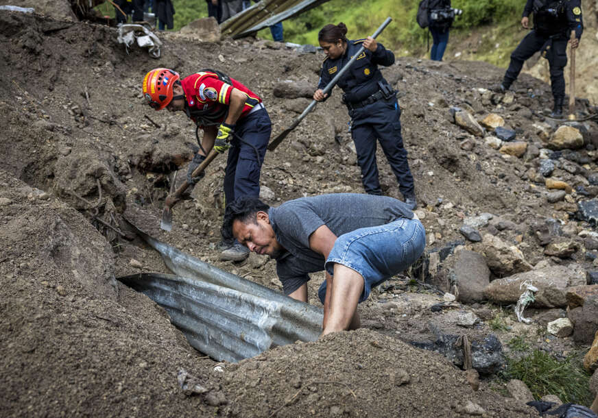 OBILNE PADAVINE U poplavama u Meksiku poginulo najmanje osam, u Gvatemali šest ljudi