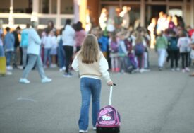 (FOTO) Školske klupe u Srpskoj sve praznije: Broj upisanih đaka svake godine ZABRINJAVA, a da li to budi STRAH KOD PROSVJETARA