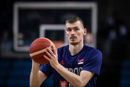 "Hvala vam za sve, ponosan sam" Emotivna poruka Simanića nakon srebra Srbije na Mundobasketu (FOTO)