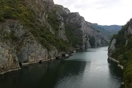 Drinsko jezero puno otpada: Ekološka katastrofa prijeti Višegradu (VIDEO)