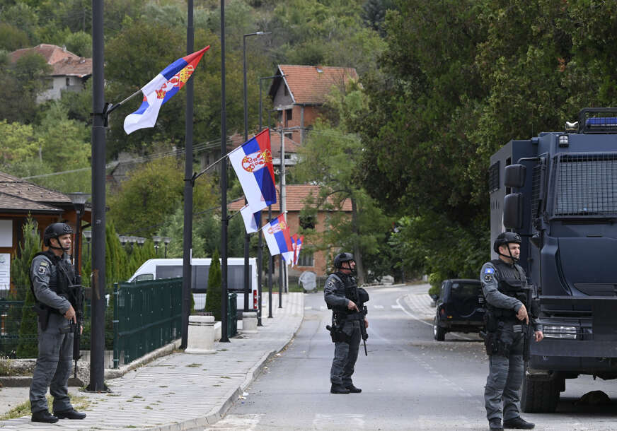 RADOIČIĆ NA SASLUŠANJU Bivši potpredsjednik Srpske liste džipom stigao u Palatu pravde (VIDEO)