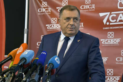 Milorad Dodik na Saboru SNSD u Doboju
