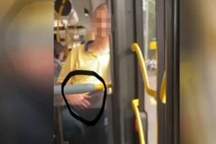 Jezive scene prijavila uznemirena žena: Ovo je manijak (38) koji se samozadovoljavao u autobusu punom ljudi