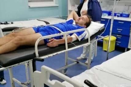 DOKTORI OSTALI ZATEČENI Srpski fudbaler objavio fotografiju iz bolnice nakon teške povrede glave (FOTO)