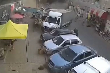 UŽAS NA PIJACI U ruskom napadu ubijeno najmanje 16 ljudi, snimljen trenutak udara (VIDEO)
