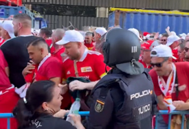 Haos i tuča s policijom: Njemački navijači neće po dobrom pamtiti debitantski nastup u Ligi šampiona (VIDEO)
